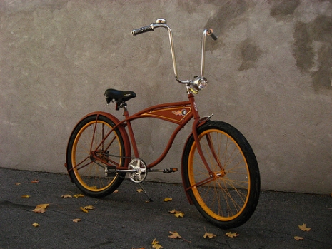 Bike (via <a href="http://www.flickr.com/photos/bikeman04/1677527193/">xddorox</a>)